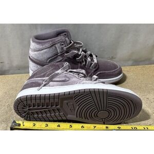 Air Jordan 1 Mid Purple Velvet Sz 7.5 Women DQ8397-500 Clean Soles